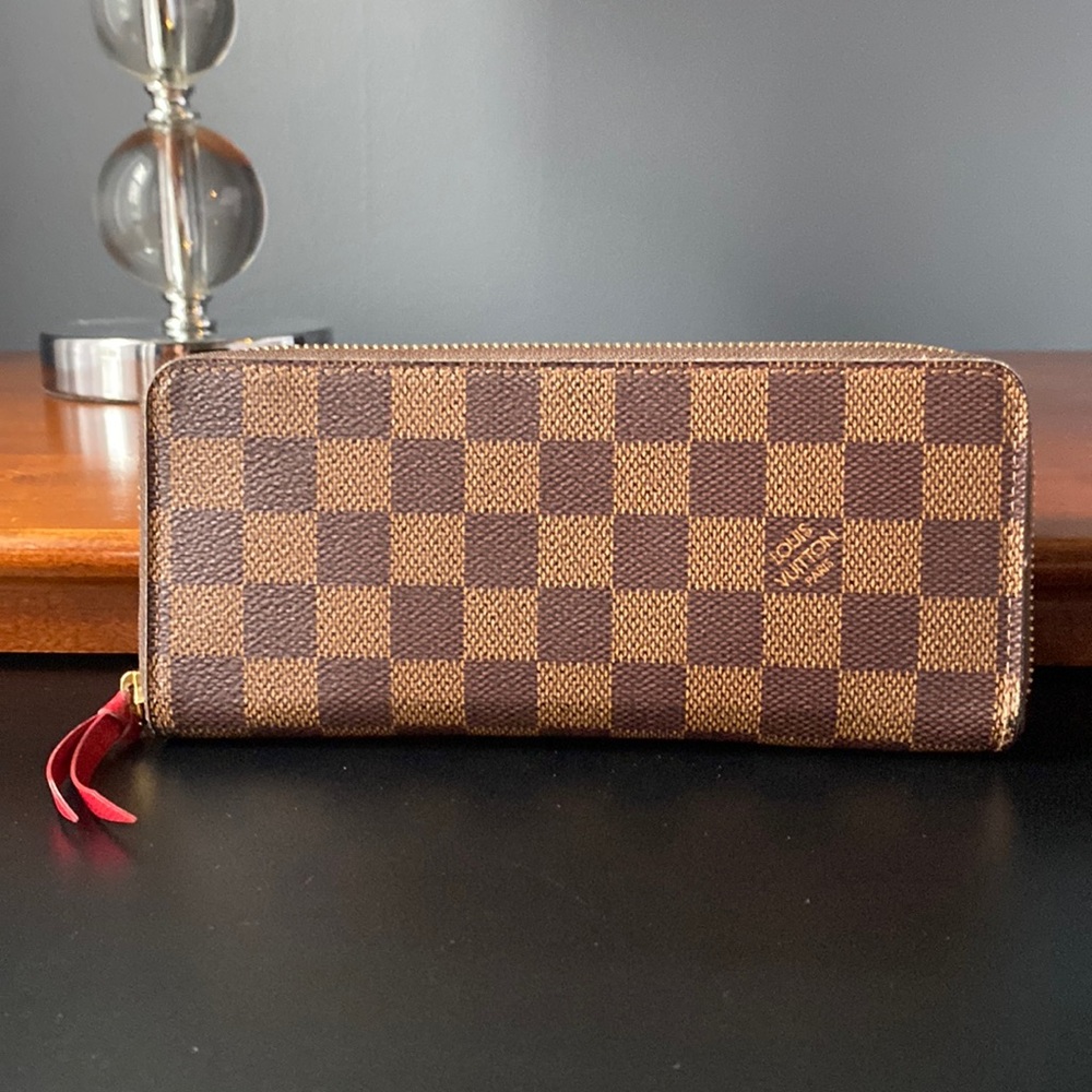 Louis Vuitton zip around wallet
